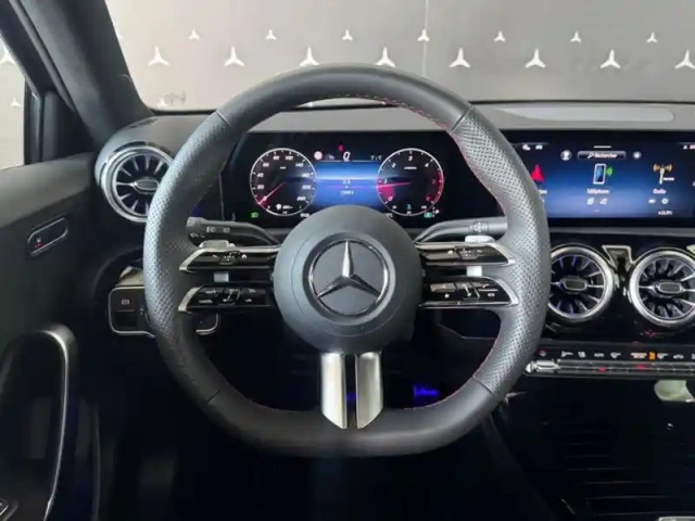 Mercedes Classe A 200 d amg line — photo 41