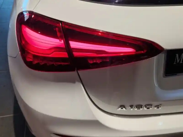 Mercedes Classe A 180 d progressive line — photo 32