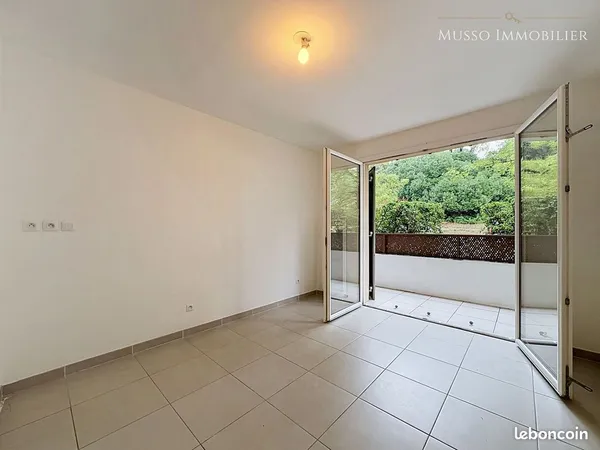 Studio 1 pièce 20 m²