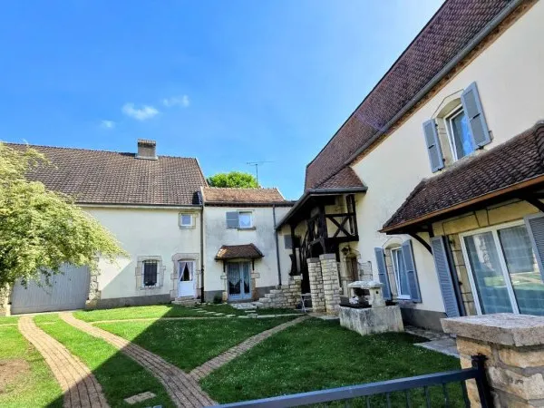 Maison Essertenne Et Cecey 9 pièce(s) 251 m2