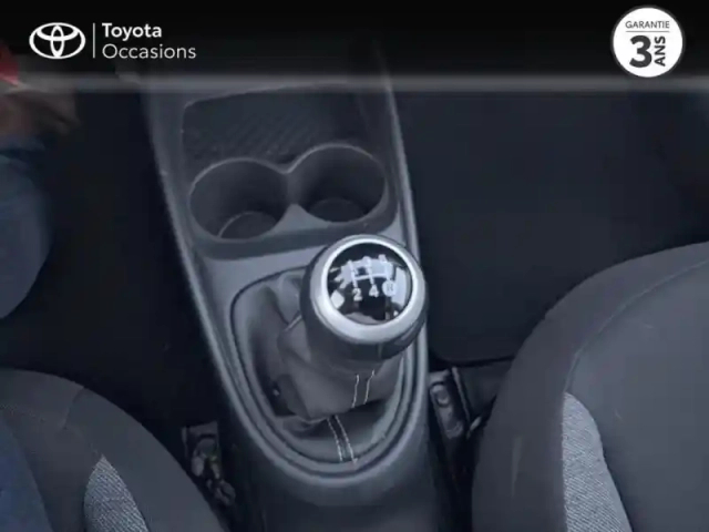 Toyota Aygo x 1.0 vvt-i 72ch dynamic — photo 12