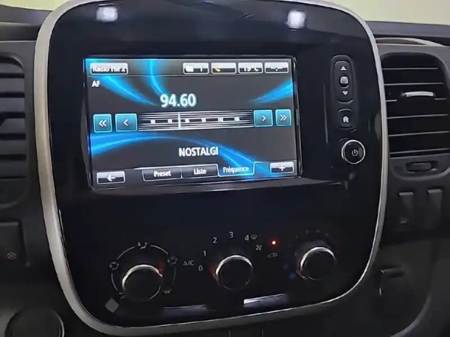 Renault Trafic combi l1 dci 145 energy s&amp;s — photo 18