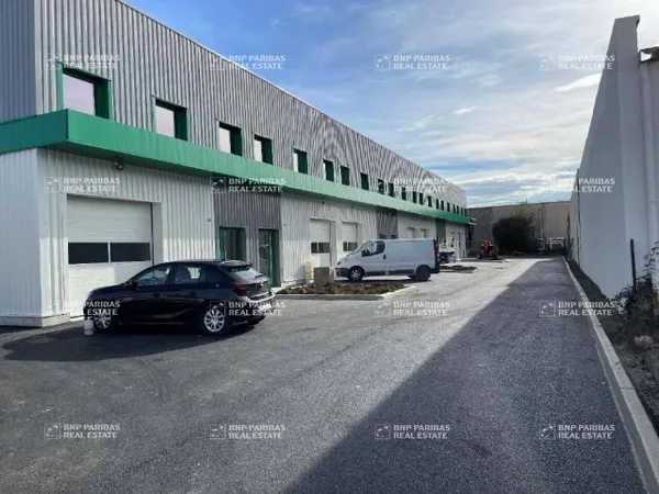 Local d'activité 154 m²