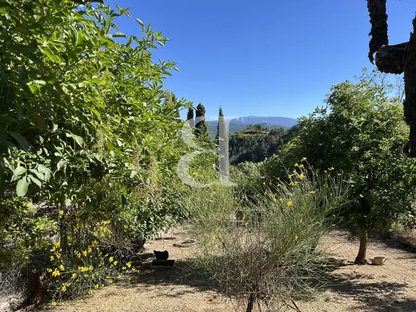 Très beau terrain constructible avec vue imprenable - région N