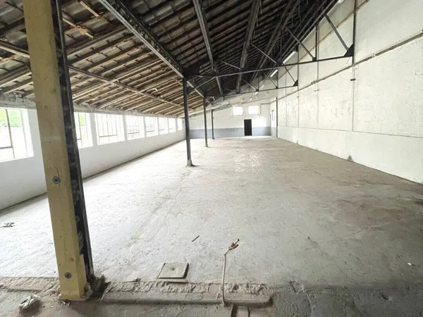 Local d'activité 410 m²