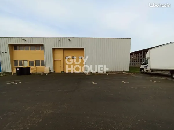 Atelier 300 m² MARCILLY LA CAMPAGNE