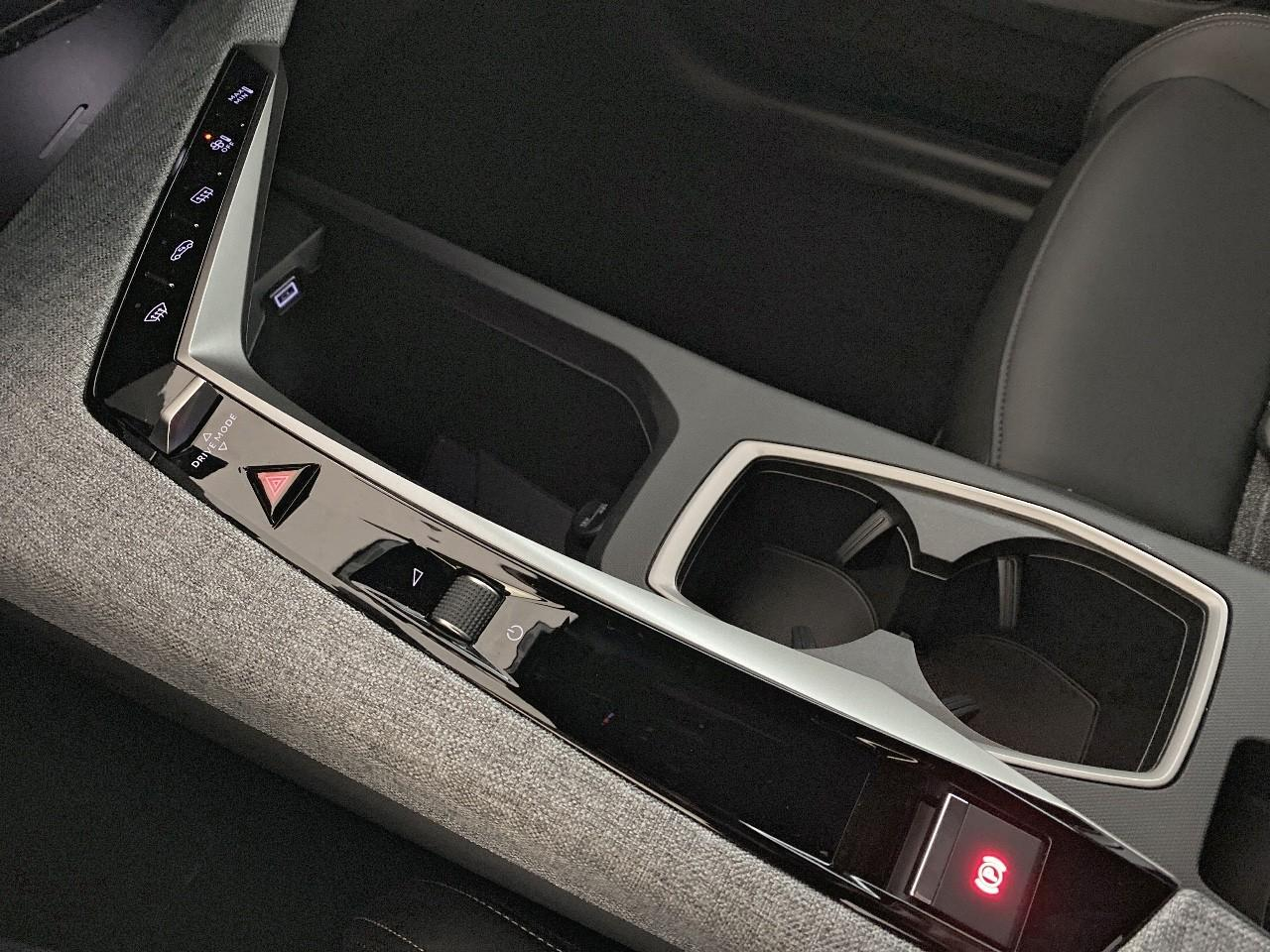 Peugeot 3008 hybrid 145 e-dcs6 allure — photo 18