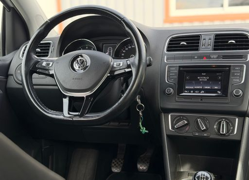 Volkswagen Polo 1.0 60 - Confortline – 2017 – 47081 km – Essence – Boîte Manuelle — photo 2