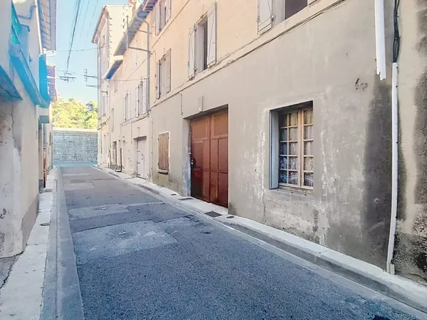Beau potentiel- Deux maisons de ville communicantes- 385 m²