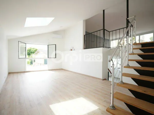 Bureau 120 m²