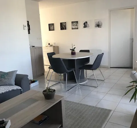Spacieux appartement 1 chambre + bureau