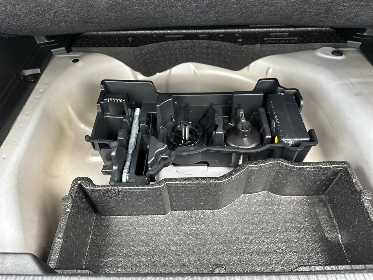 Peugeot 2008 puretech 100 s&s bvm6 allure — photo 35