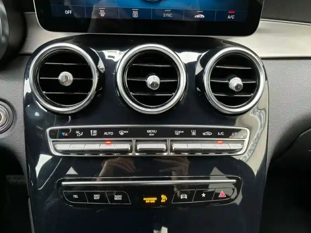 Mercedes Glc coupe 300 de hybrid eq 9g-tronic 4matic — photo 20