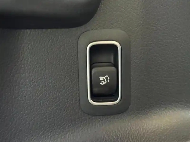 Mercedes Gla 200 d amg line — photo 41