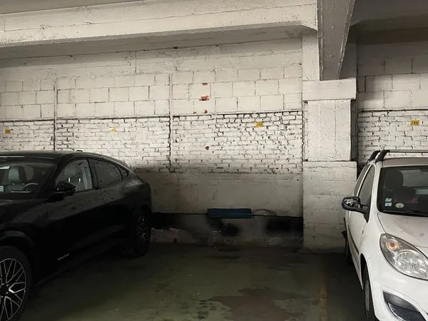 Place de Parking à louer à Montmartre