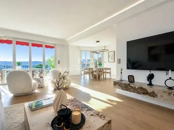 Mont Boron, Superbe appartement 3 pièces avec vue mer à Nice