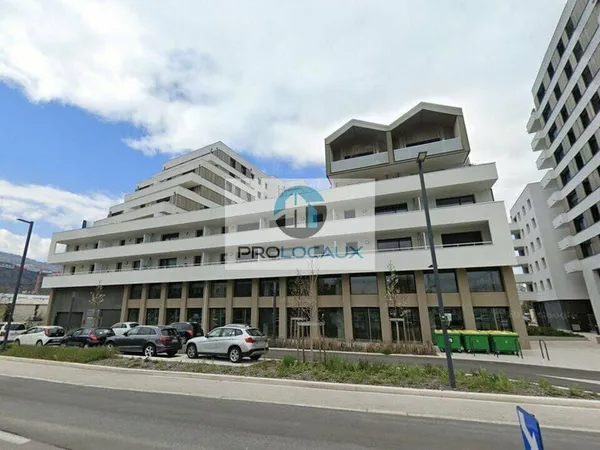 Local commercial 75 m²