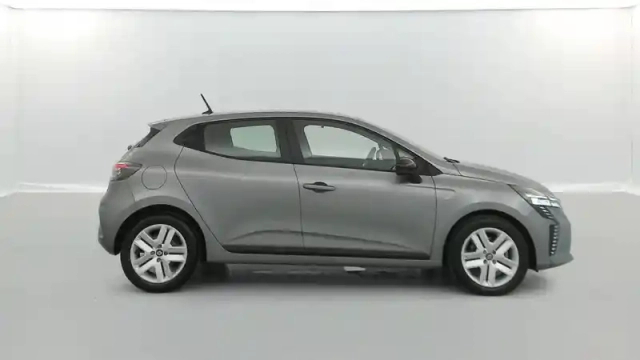 Renault Clio blue dci 100 ch — photo 6