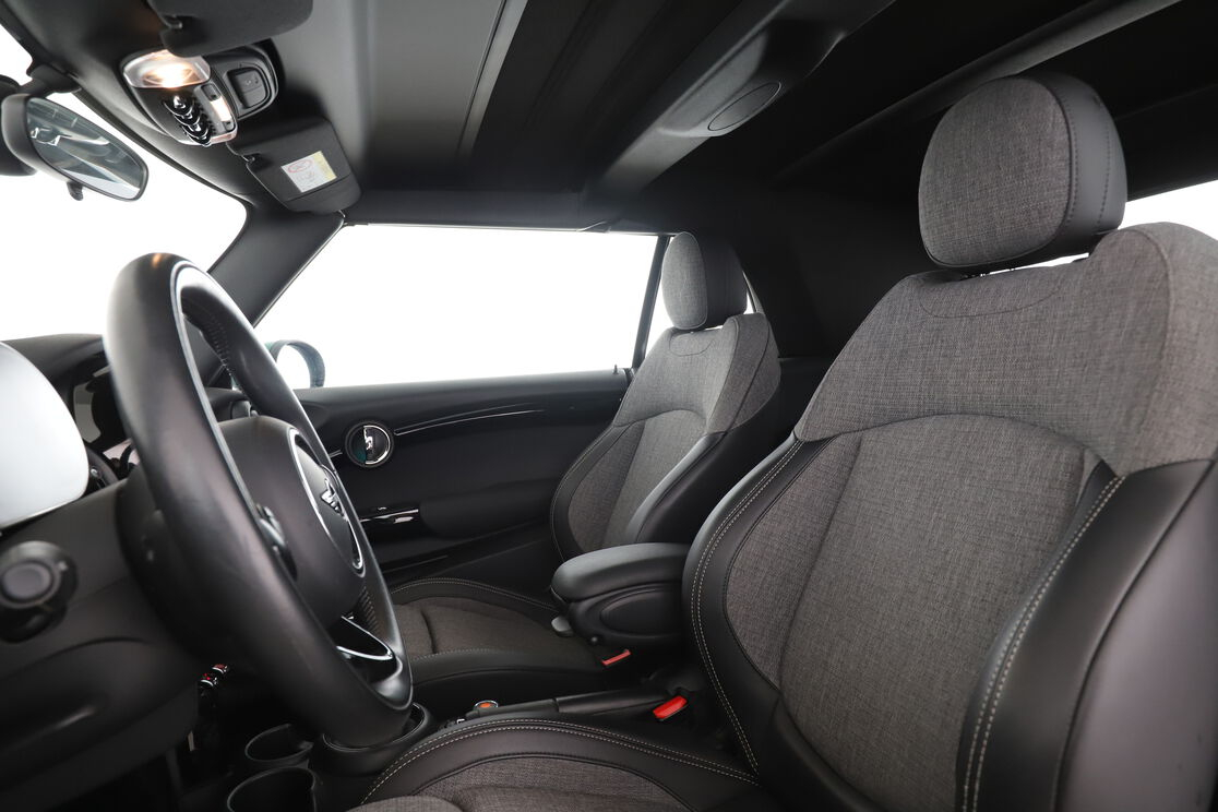 MINI Cabrio Cooper Edition Greenwich BVA7 — photo 9