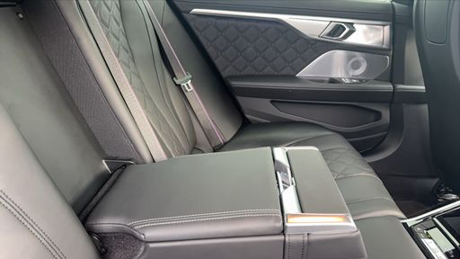 BMW M8 GRAN Coupe Xdrive 625 V8 BVA8 - Competition – 2021 – 79890 km – Essence – Boîte Automatique — photo 19