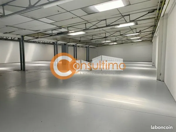 LOCAL D'ACTIVITE 694 m² ARTIGUES PRES BORDEAUX