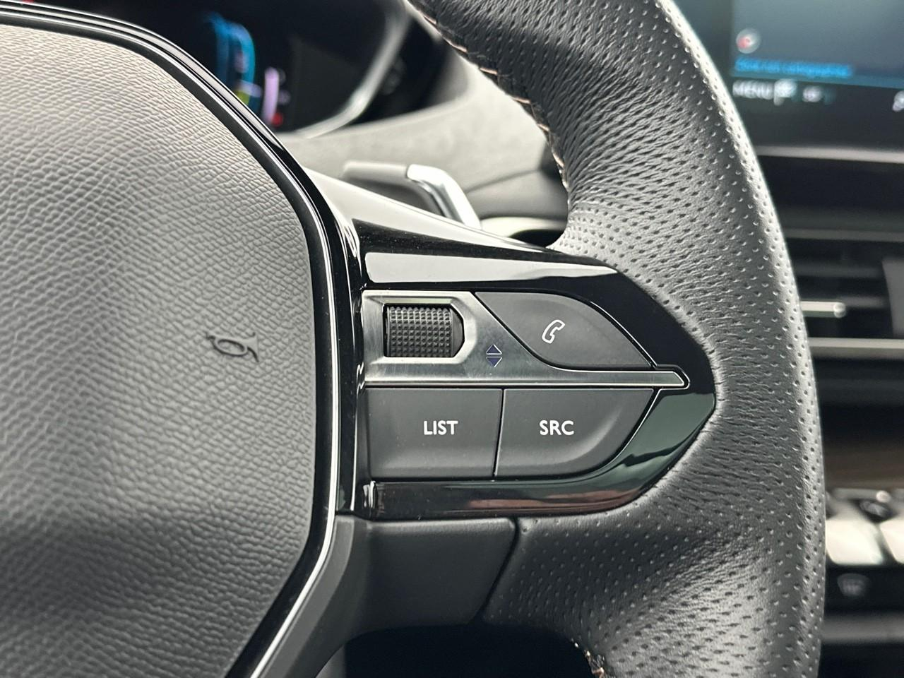 Peugeot 3008 hybrid 225 e-eat8 gt pack — photo 17