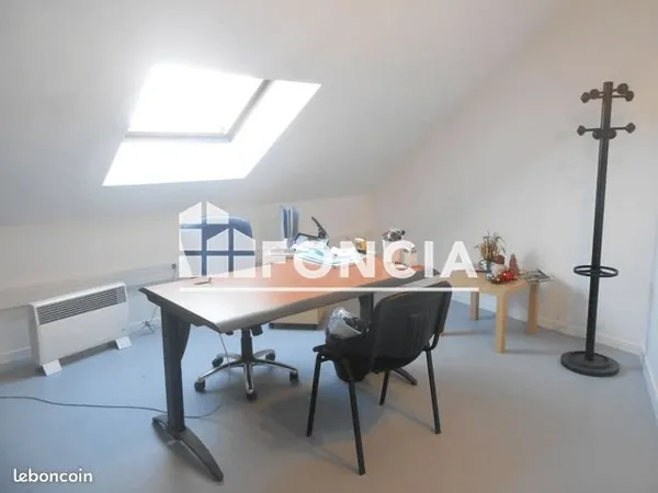 Local commercial 3 Pièces 104.54m² à louer 2308 - MELUN 77000