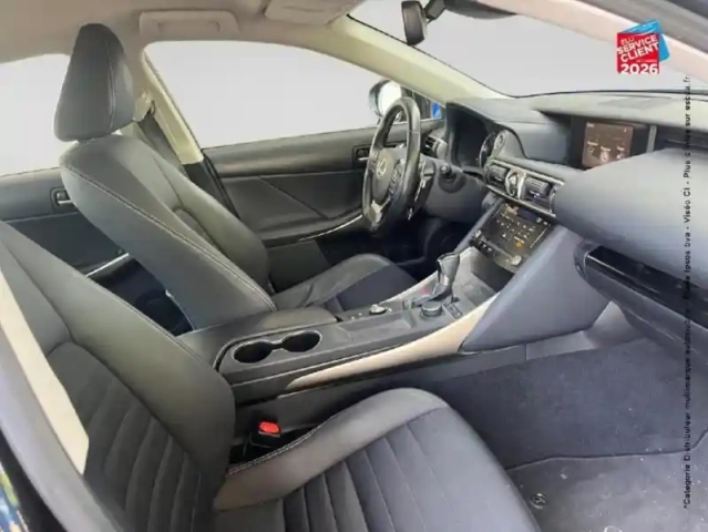 Lexus Is 300h euro6d-t — photo 5