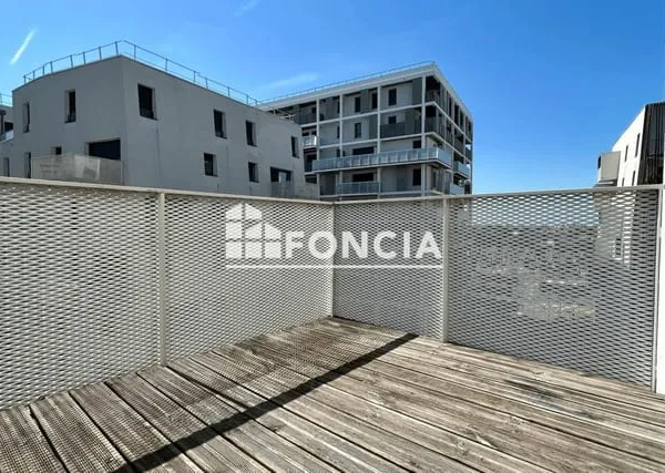 Trois Pièces avec terrasse Privative et place de parking en sous sol