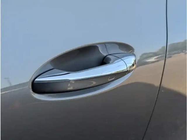 Mercedes Eqa 250+ — photo 40