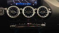 Mercedes Gla 200 d 150ch AMG Line 8G-DCT — photo 26
