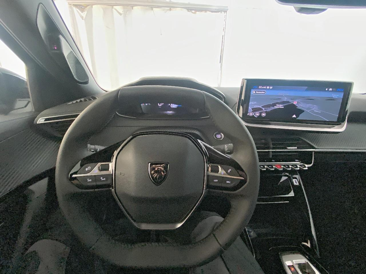 Peugeot 2008 hybrid 145 ch e-dcs6 allure — photo 12
