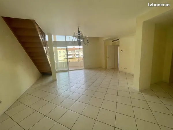 Appartement T3 climatisé avec balcon, centre ville