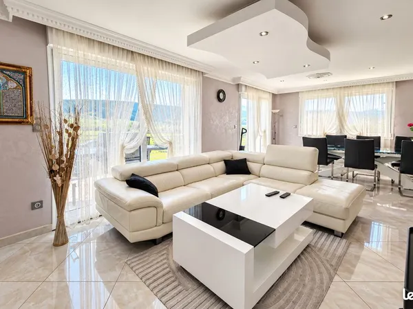 Maison 8 pièces 167 m²