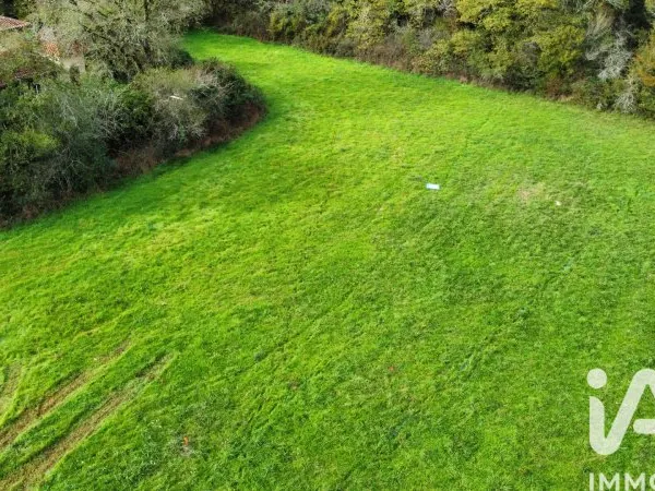 Terrain 1610 m²