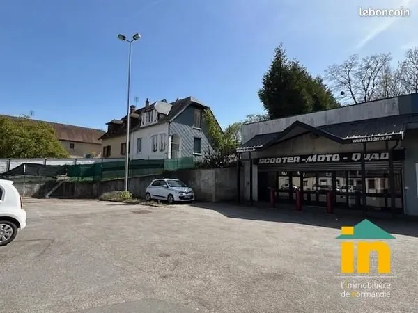 Local commercial 210 m²
