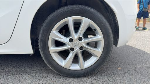 Opel Corsa 1.2 Turbo 100 - Elegance Business – 2023 – 82490 km – Essence – Boîte Manuelle — photo 3