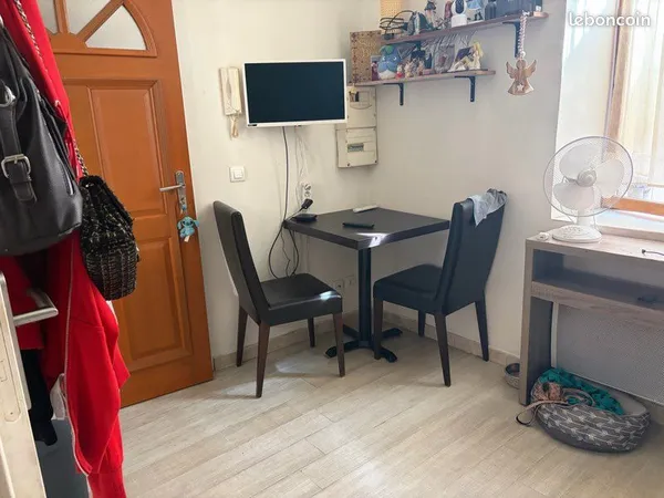 Studio à louer urgent