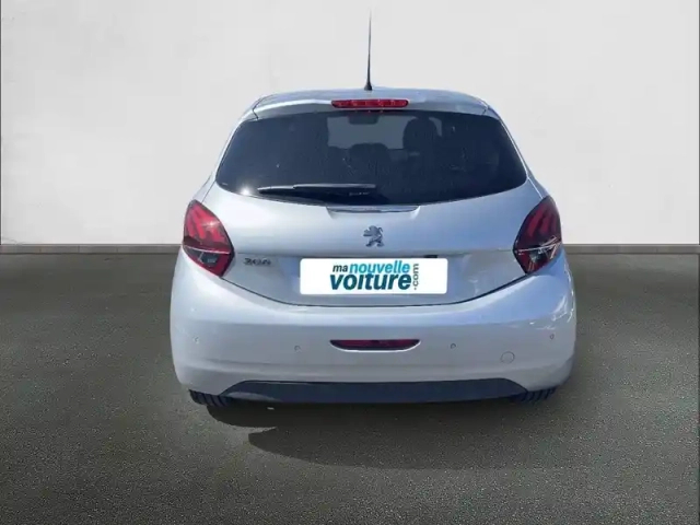 Peugeot 208 puretech 110ch s&amp;s bvm6 — photo 5