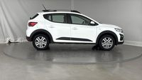 Dacia Sandero 1.0 TCe 90ch Stepway Confort — photo 4