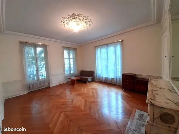 Appartement 7 pièces 205 m²