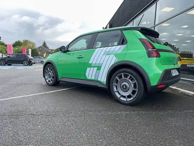 Renault 5 renault  e-tech electrique 120 ch autonomie urbaine — photo 24
