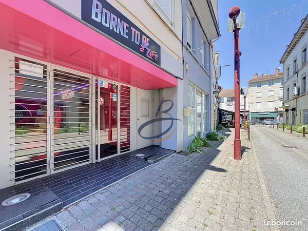 Jeux, local commercial, vidéo 155 m² Bourgoin-Jallieu