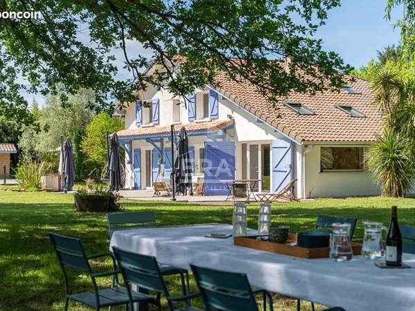 Maison 10 pièces 278 m²