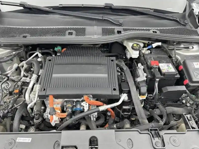 Peugeot 208 electrique 50 kwh 136ch — photo 30