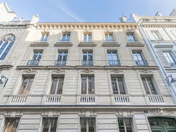 Bureaux 1159 m²