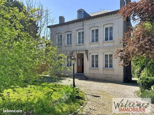 Maison 7 pièces 215 m²