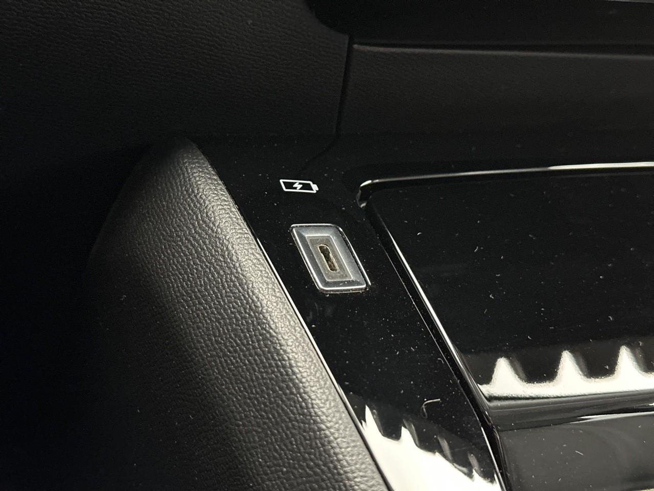 Peugeot 2008 puretech 130 s&s eat8 allure pack — photo 28