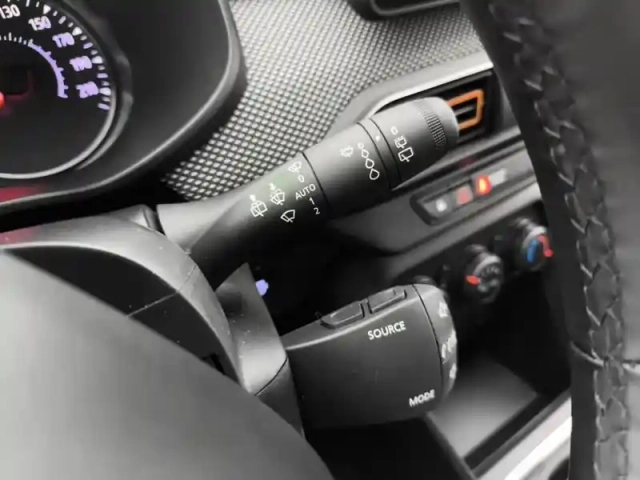 Dacia Sandero eco-g 100 - 22 stepway confort — photo 18