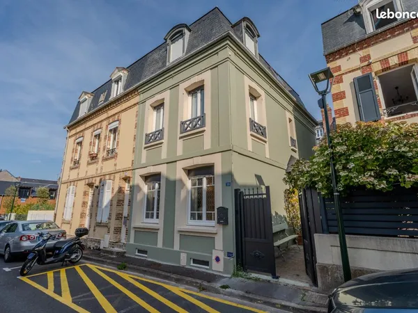 Maison 8 pièces 140 m²